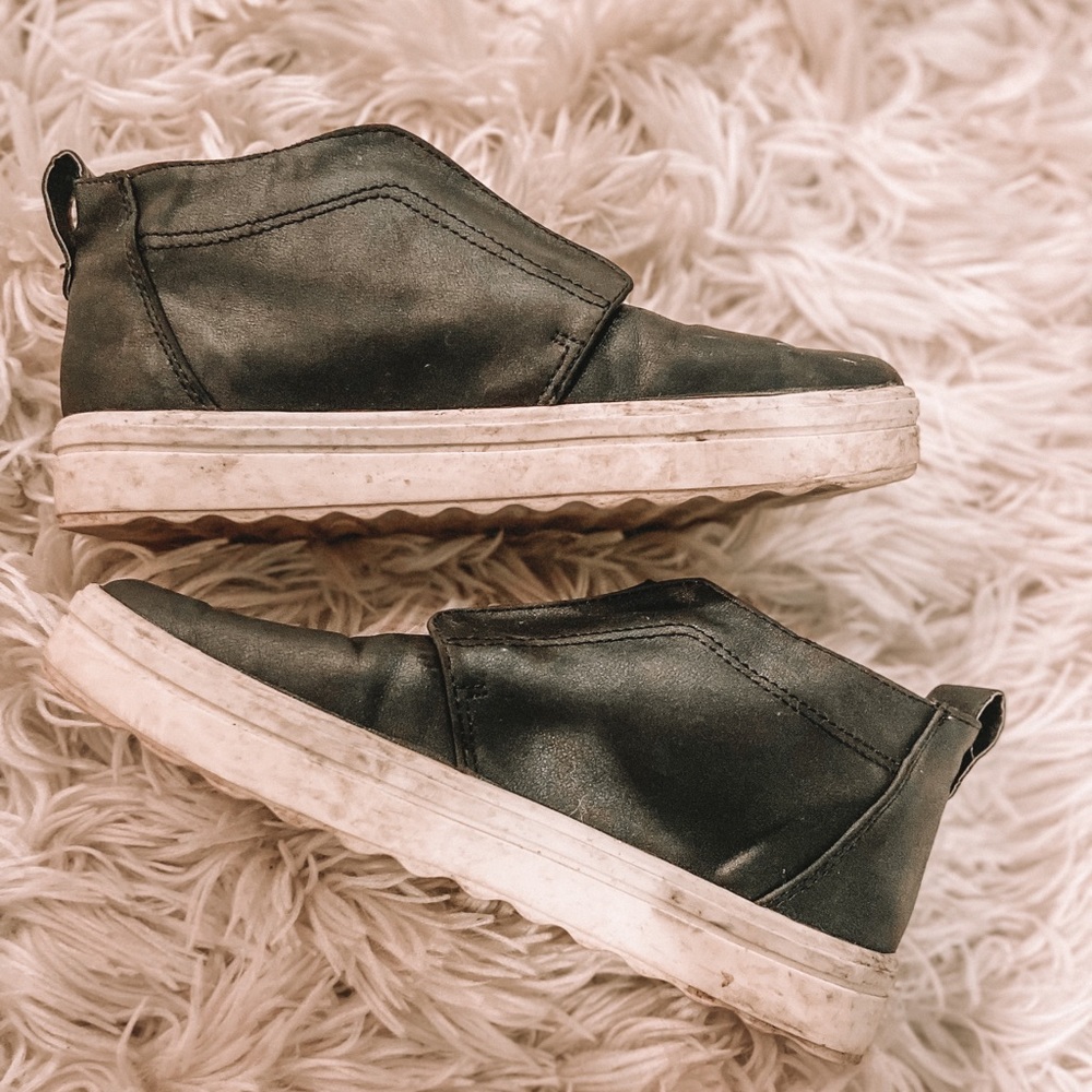 Size 6 black high top sneakers